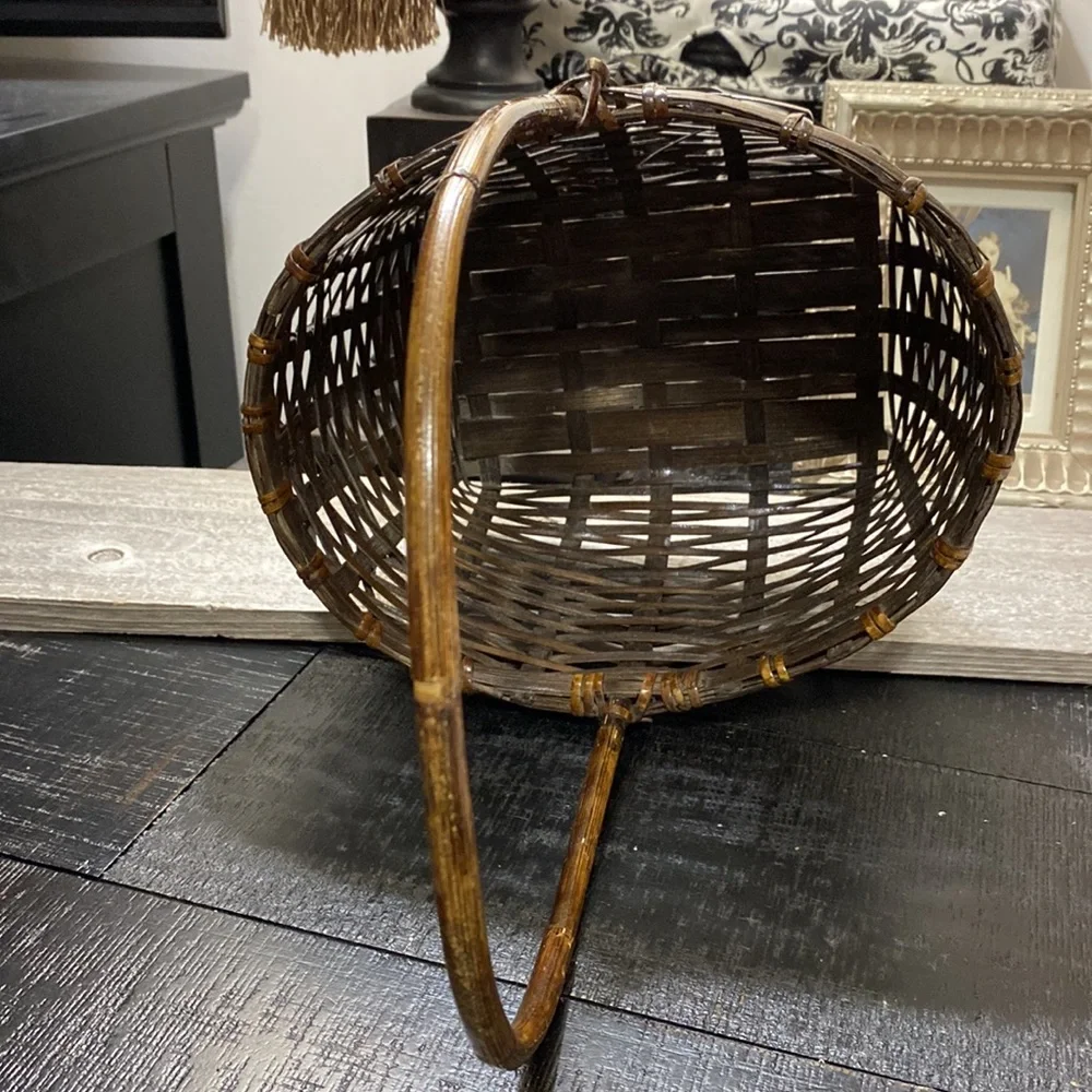Vintage Hand Woven Dark Brown Decorative Wicker Gathering Handle Basket!